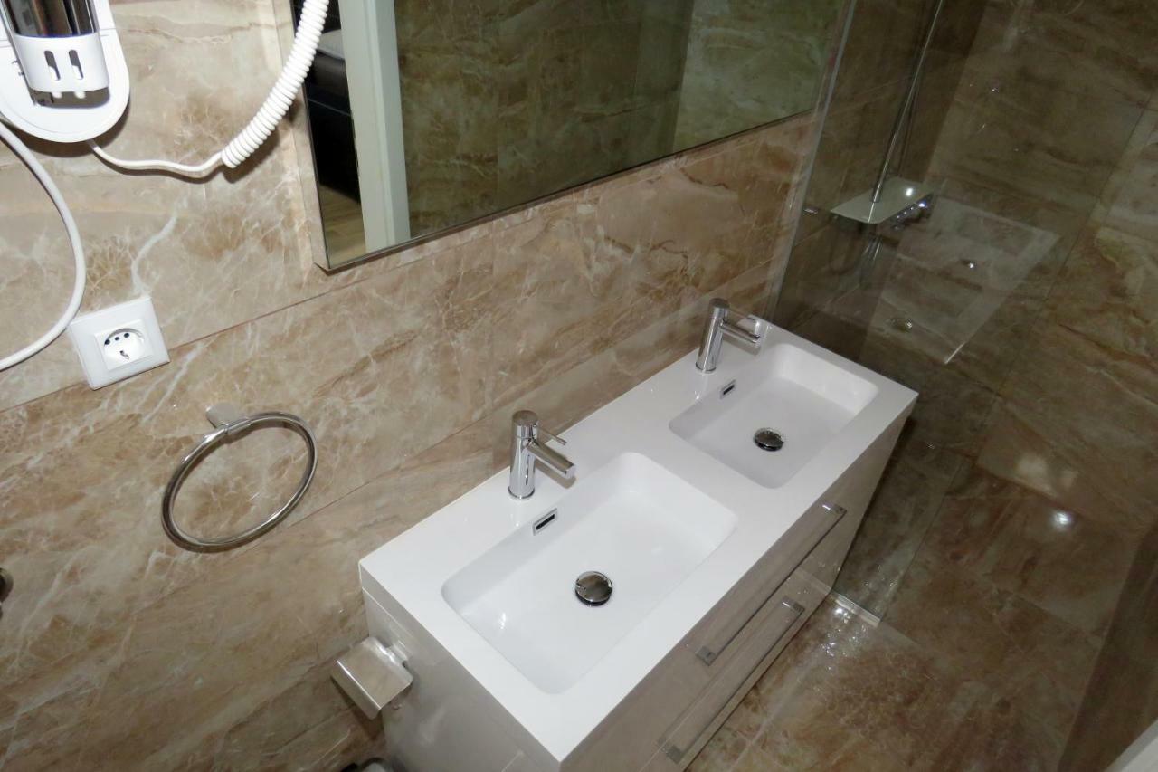 Lux Dalmatia I & R Hotel Makarska Luaran gambar